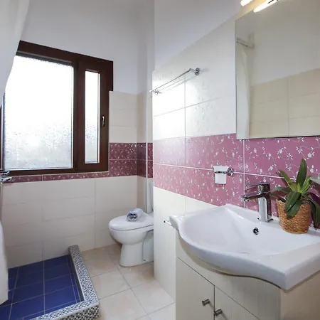 Alikopetra מלון *