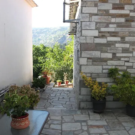 Alikopetra Hotel