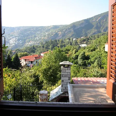 Alikopetra Hotel *
